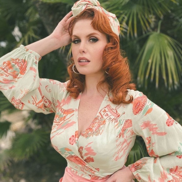 Loco Lindo Vegas Wrap top - Picture 1 of 6